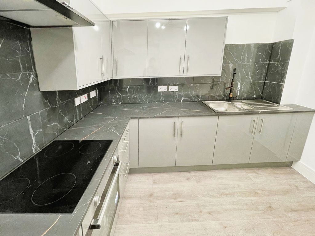 Property photo 2 of 8 Image