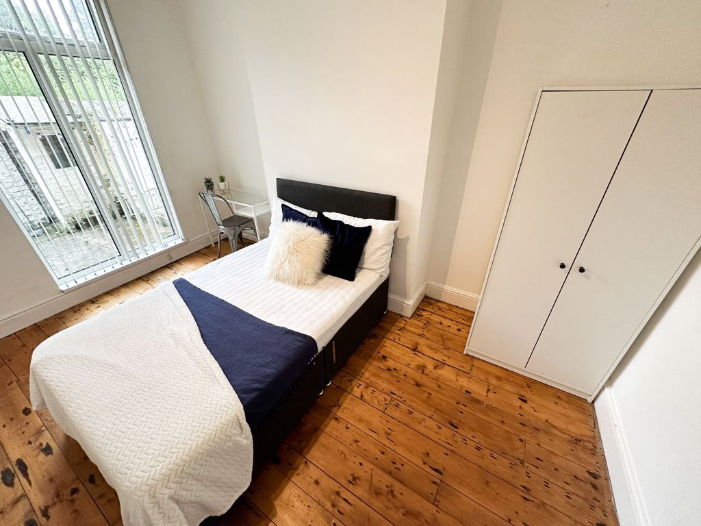 Property photo 2 of 4 1-Img_4304