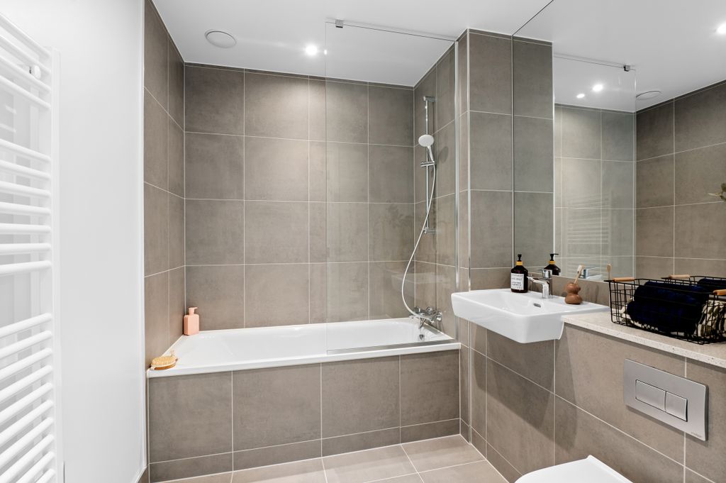 Property photo 3 of 12