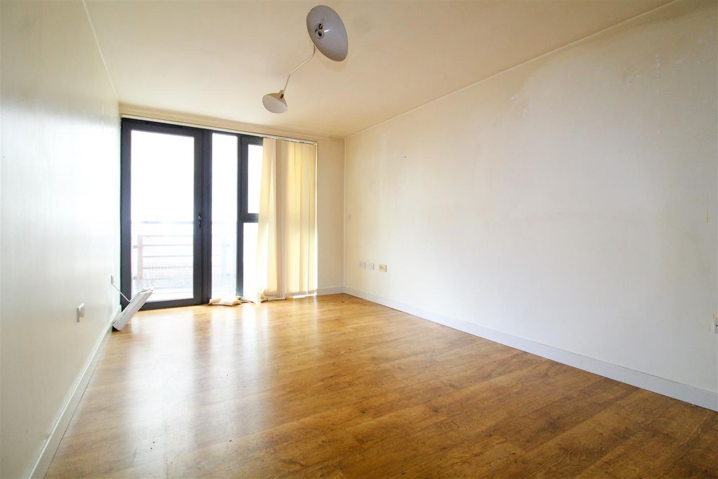 Property photo 2 of 6