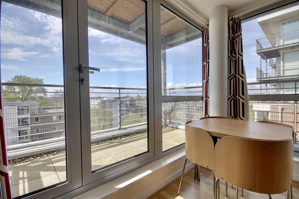 Property photo 3 of 13 4A8Db164-68Bd-4D85-B74A-Edca5B6De11D_1_201_A.Jpeg