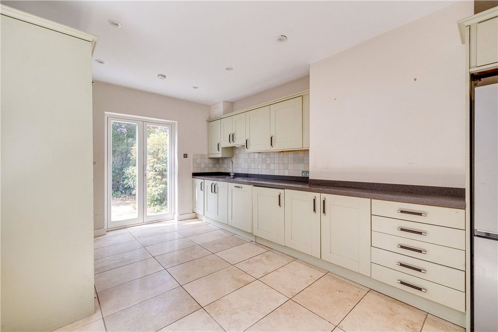 Property photo 3 of 10 Picture No. 06