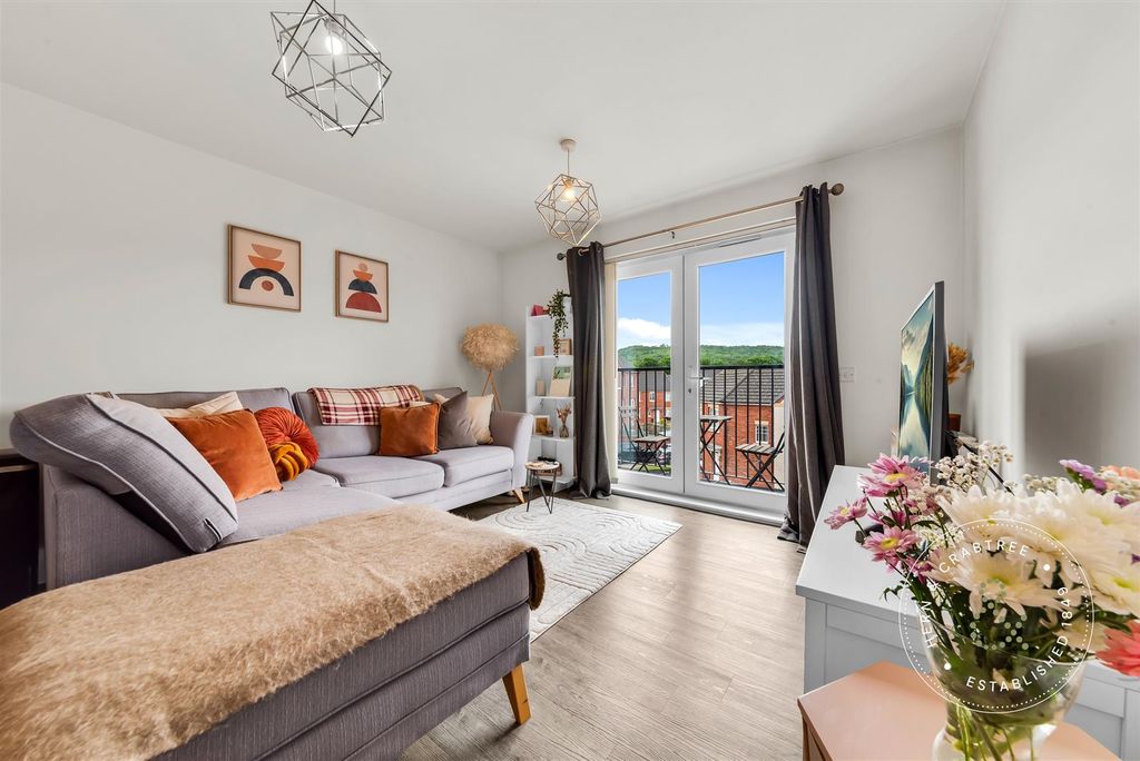 Property photo 1 of 21 Hawthorn-House-13.Jpg
