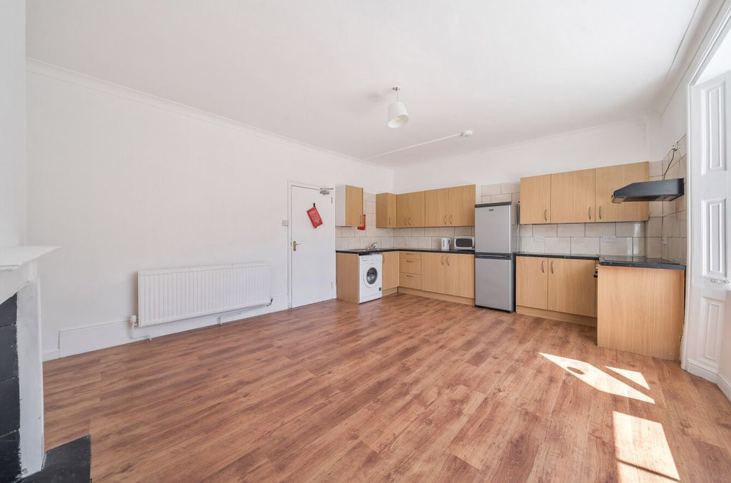 Property photo 3 of 14 1465076-5-6A06E37...