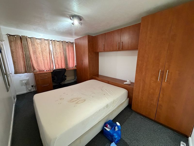 Property photo 3 of 6 Photo 5