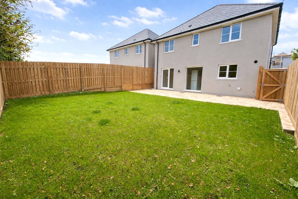Property photo 3 of 13 Picture No. 19