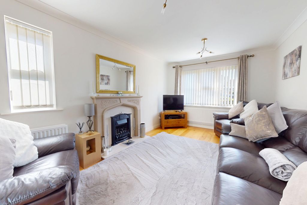 Property photo 2 of 22