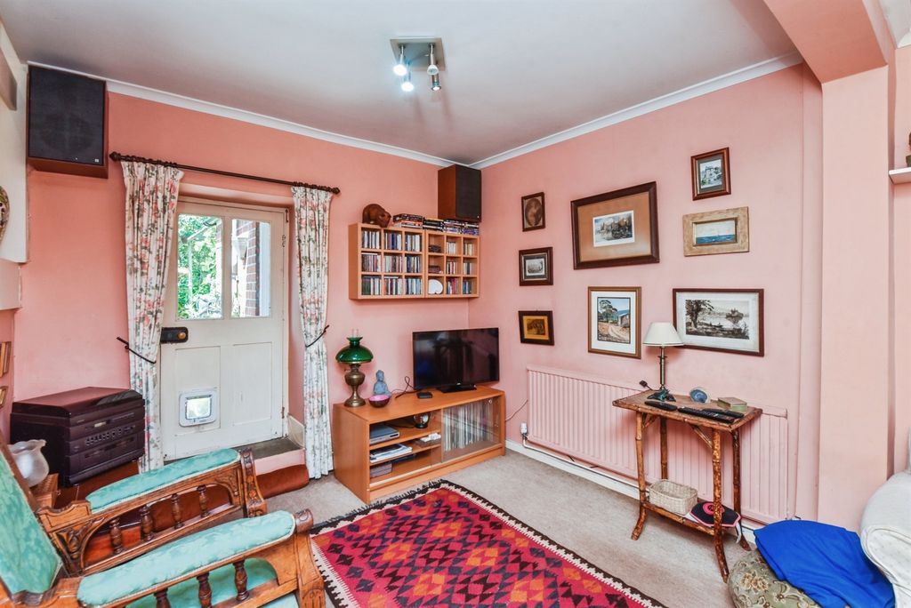 Property photo 3 of 17
