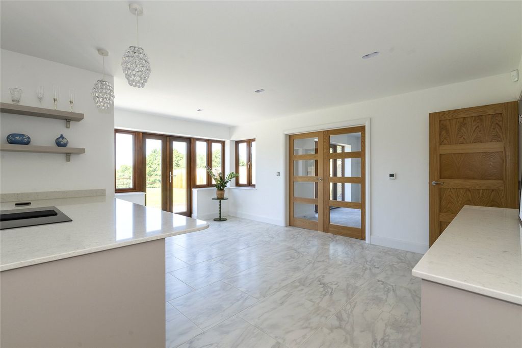 Property photo 3 of 16 Kitchen