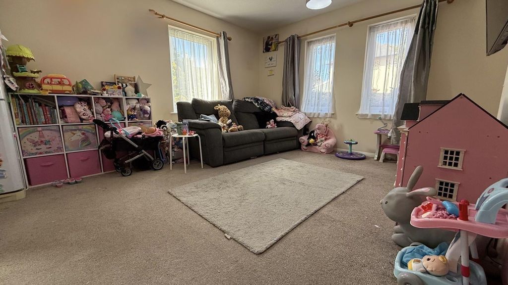 Property photo 3 of 7 1B7739Ba-B715-49E6-A2ce-dc55Ef93Bc1d.Jpg