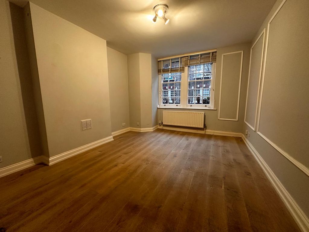 Property photo 2 of 7 Living Room