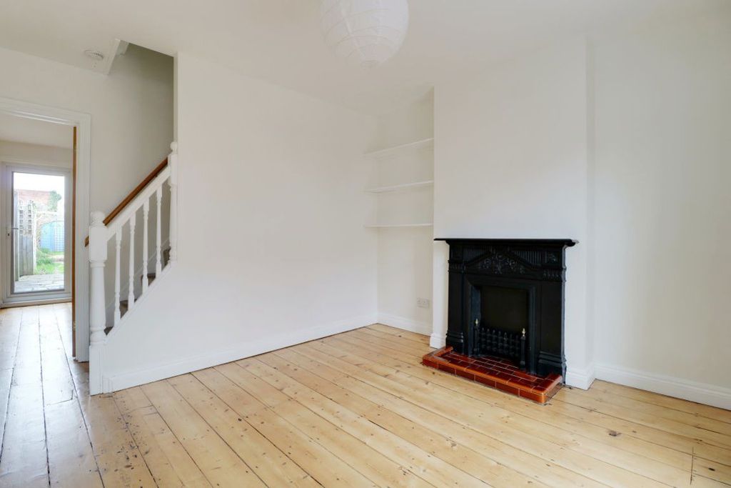 Property photo 2 of 18