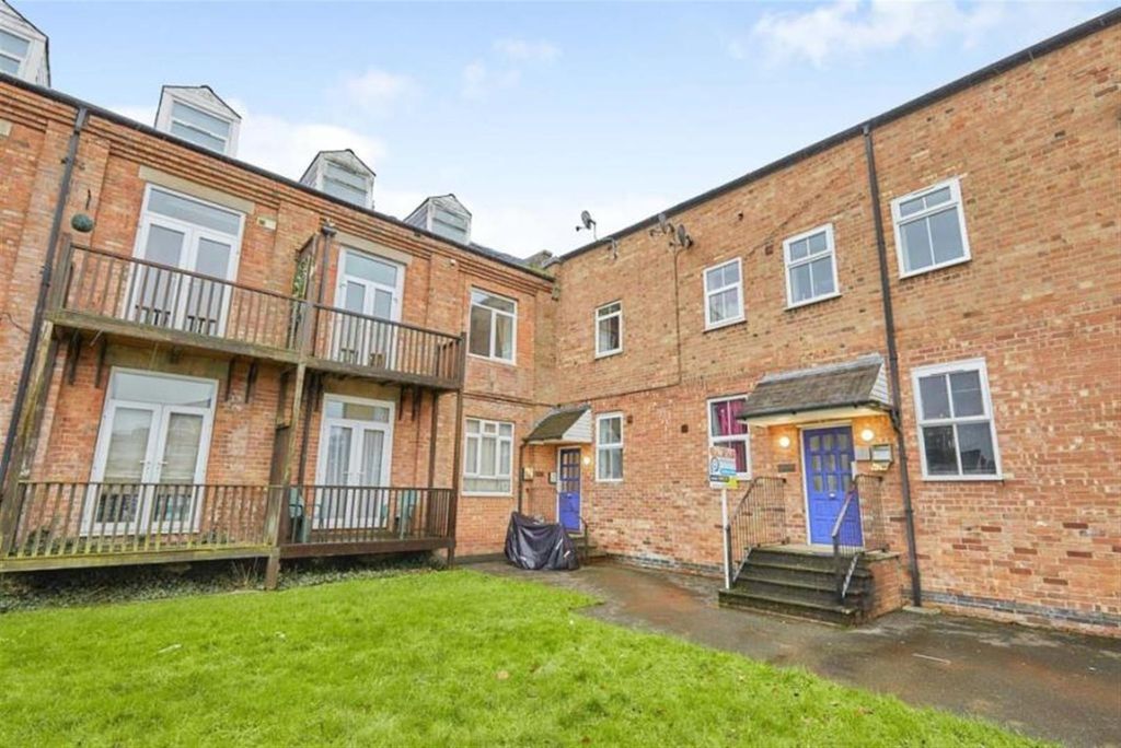 Property photo 1 of 11