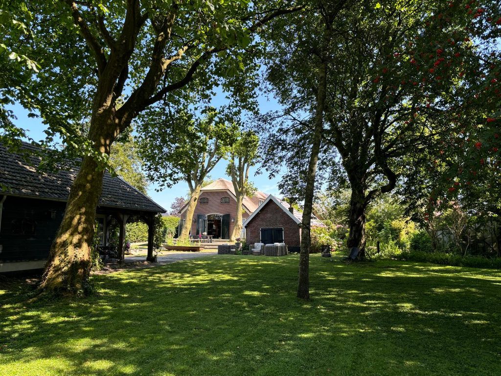 Property photo 2 of 71
