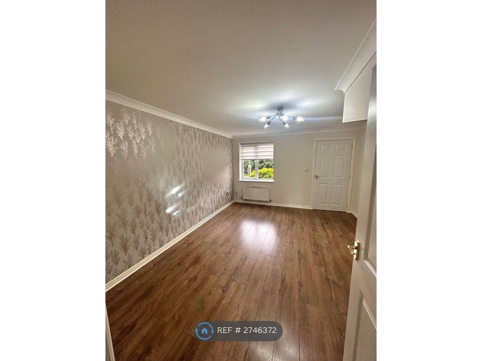 Property photo 3 of 17 Living Room