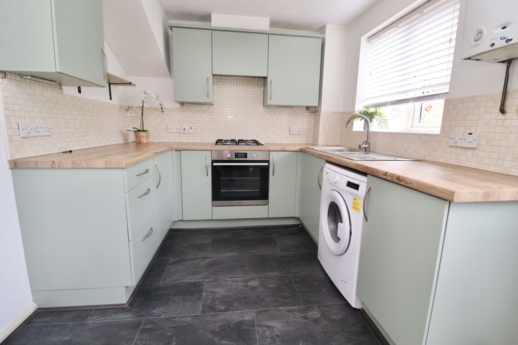 Property photo 3 of 14 Img_4138