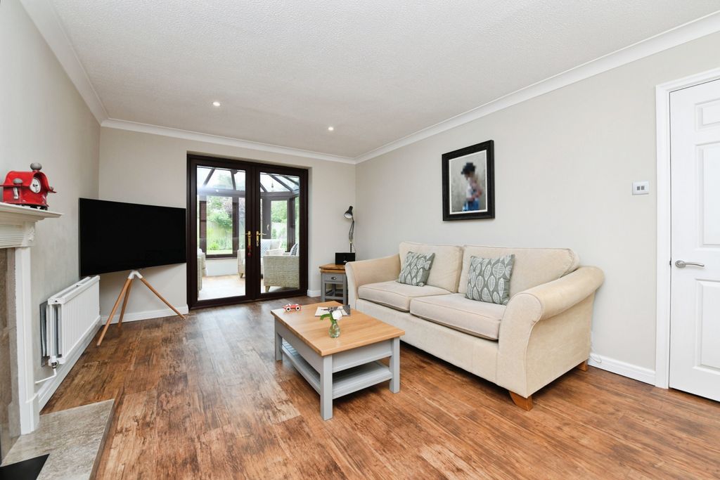 Property photo 3 of 42