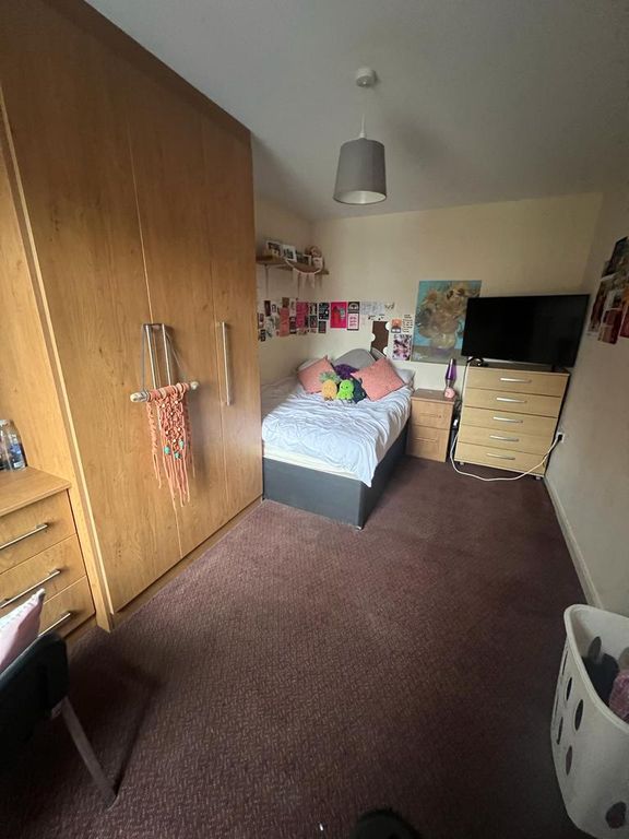 Property photo 3 of 8 Photo 2