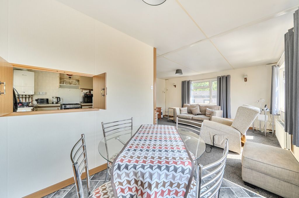 Property photo 3 of 12 1498998106A6A104F56E55