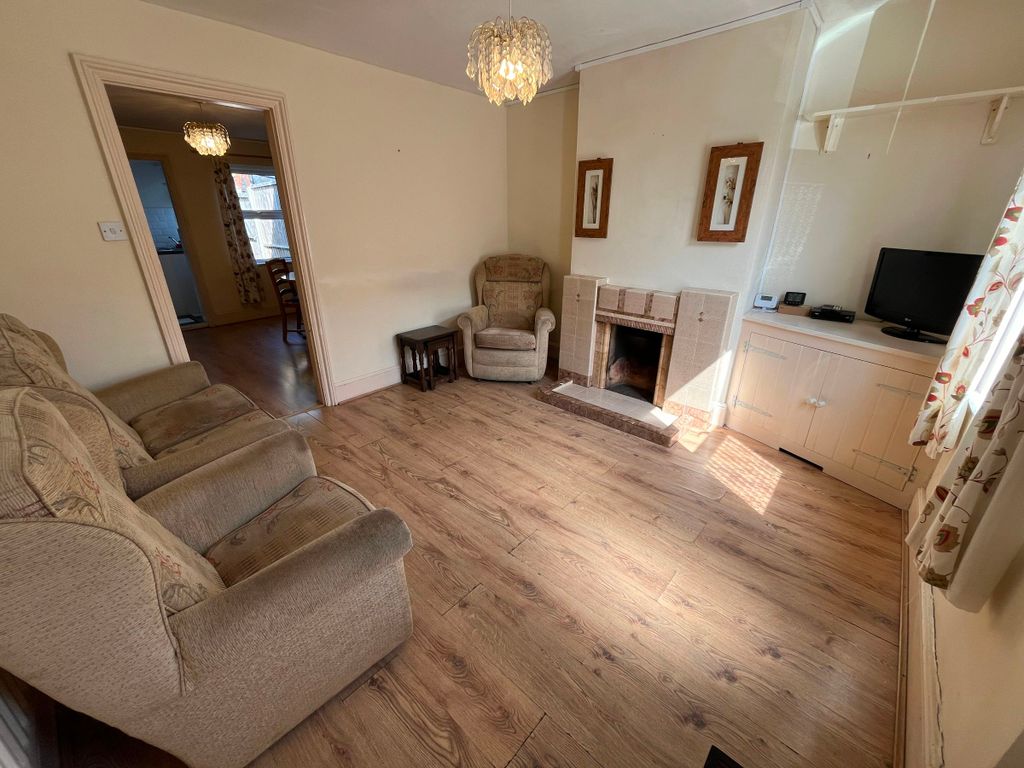 Property photo 2 of 12