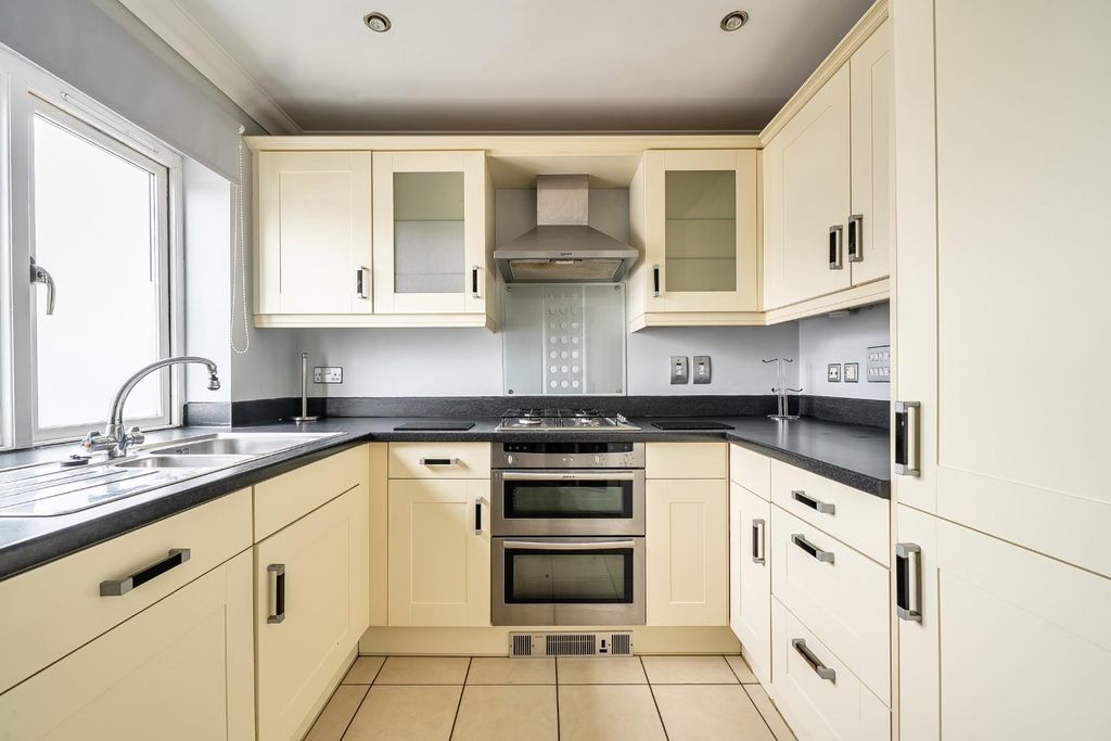 Property photo 3 of 20 1465547-12-6A0c97098c9A4.Jpg