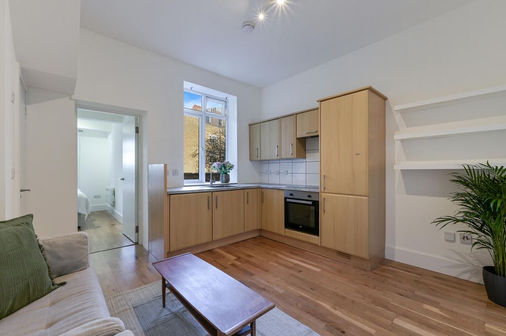 Property photo 3 of 12 Kitchen
