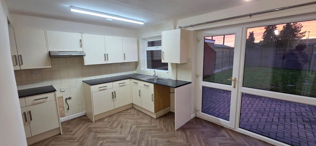 Property photo 3 of 7 Picture No. 15