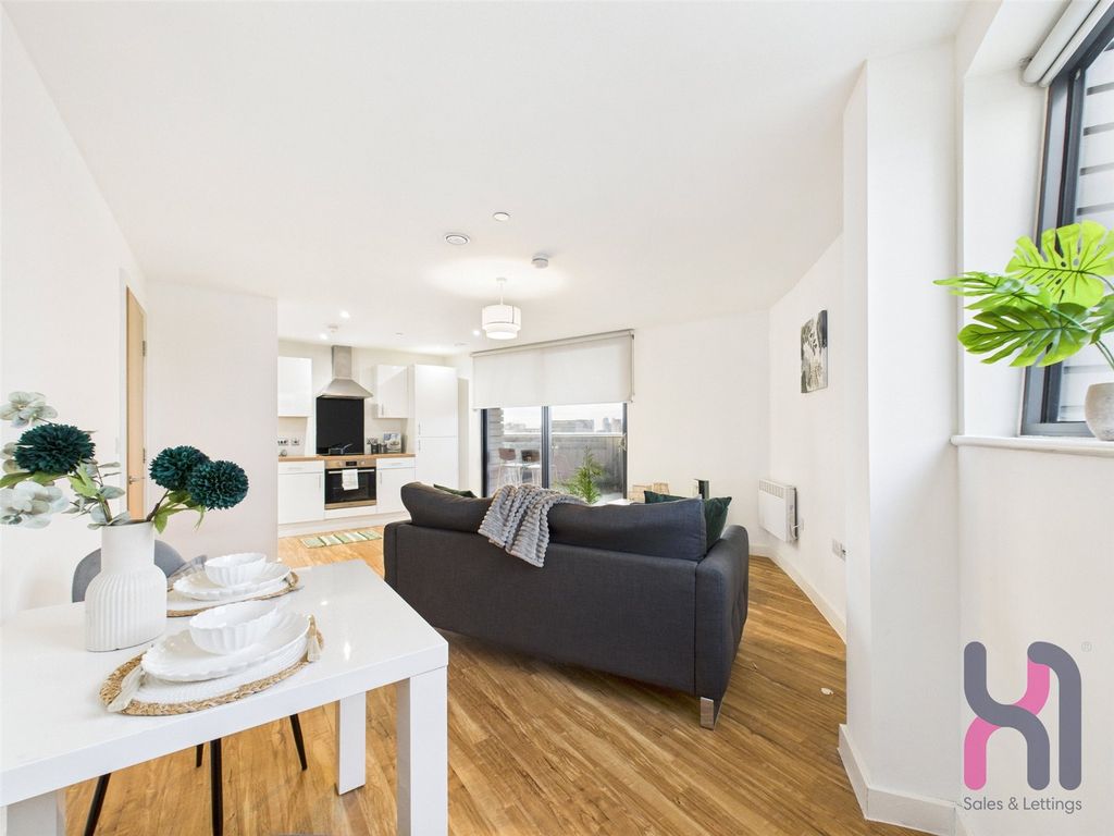 Property photo 2 of 12 Picture No. 16