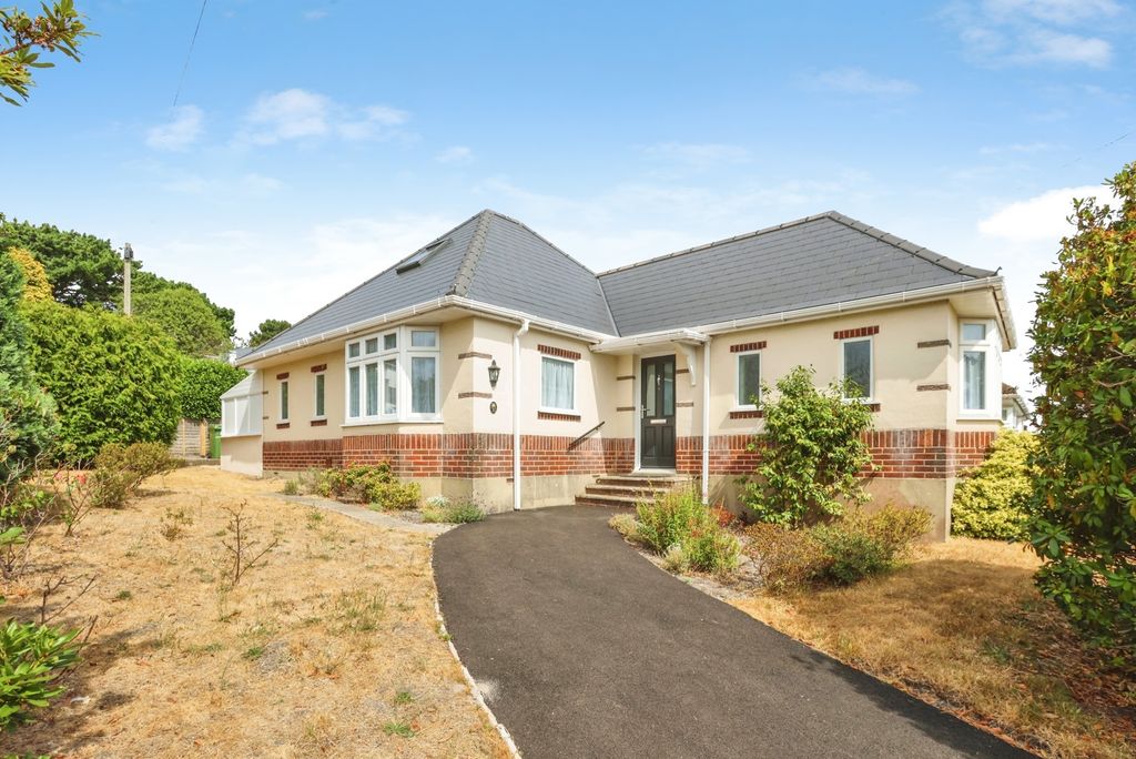 Property photo 1 of 19 Front