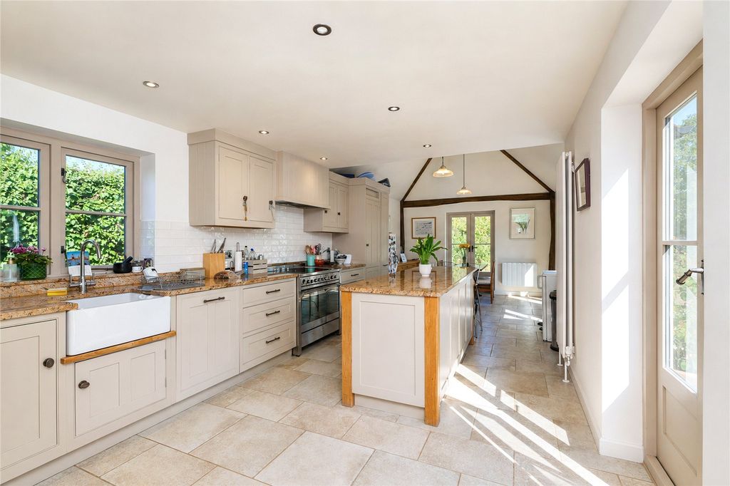 Property photo 2 of 11 Picture No. 02