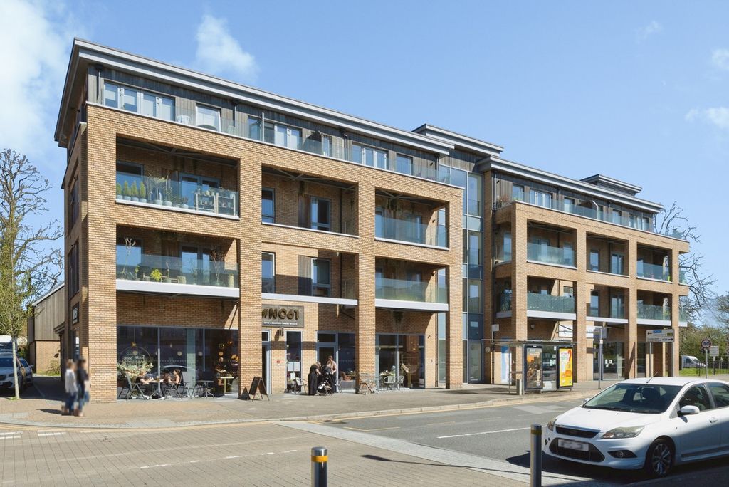 Property photo 1 of 18