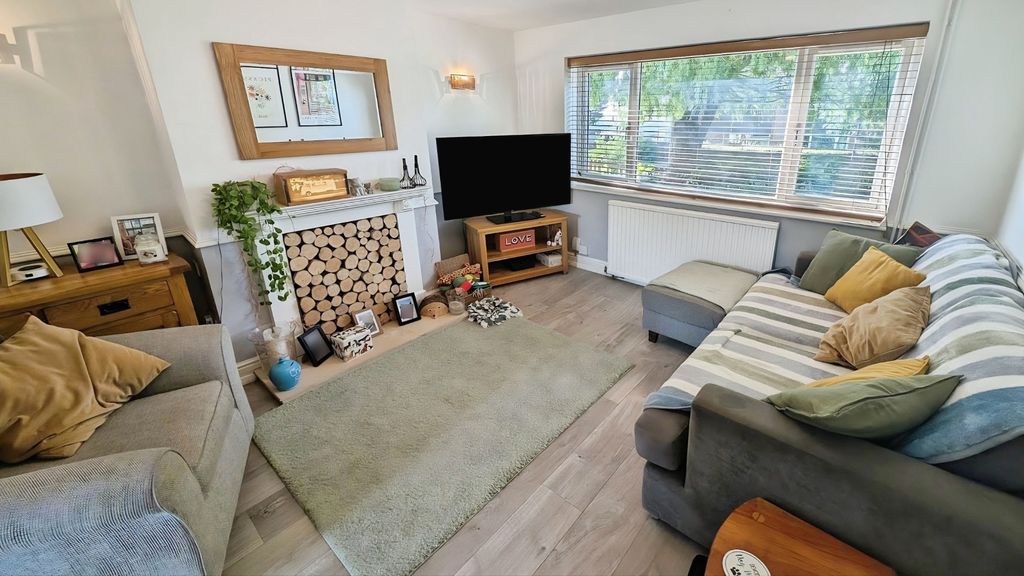 Property photo 3 of 18 Pbox-Img.Jpg