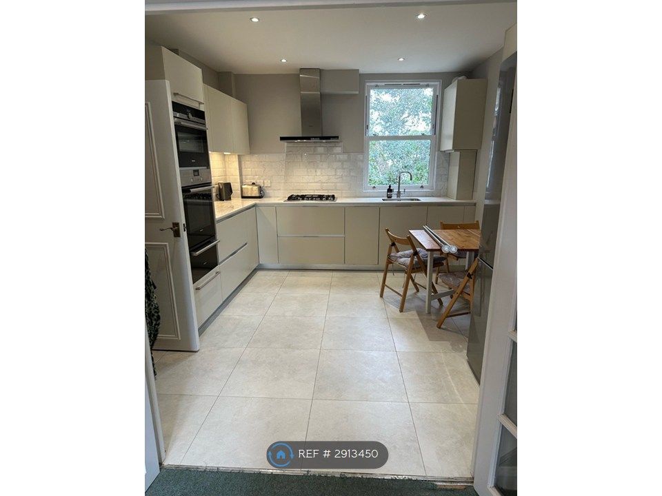 Property photo 1 of 12 Kitchen (1)