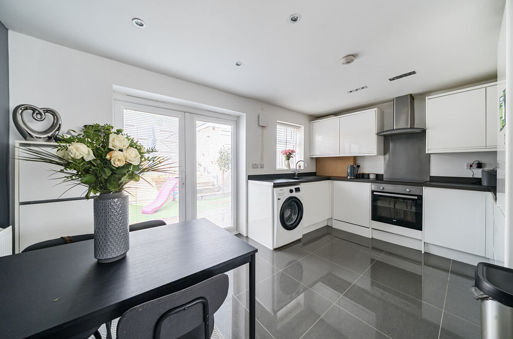 Property photo 3 of 9 1345985-14-68c40B...