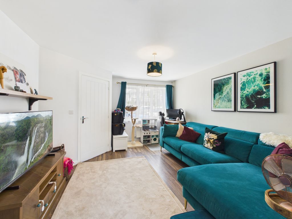Property photo 2 of 11 Lounge