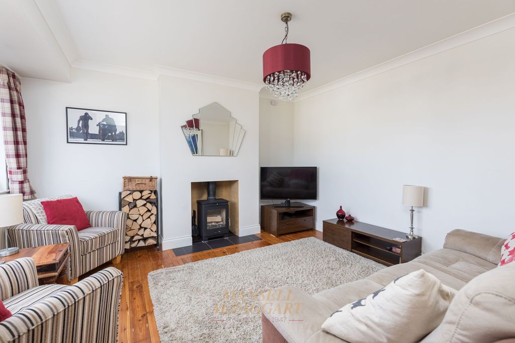 Property photo 2 of 25