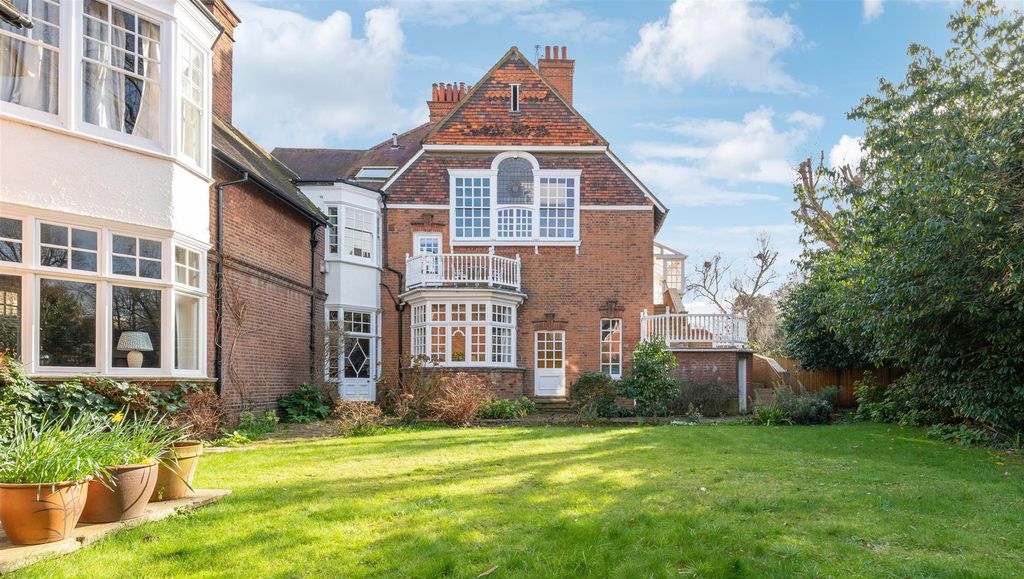 Property photo 1 of 13 For Sale - Kara Lodge, W4