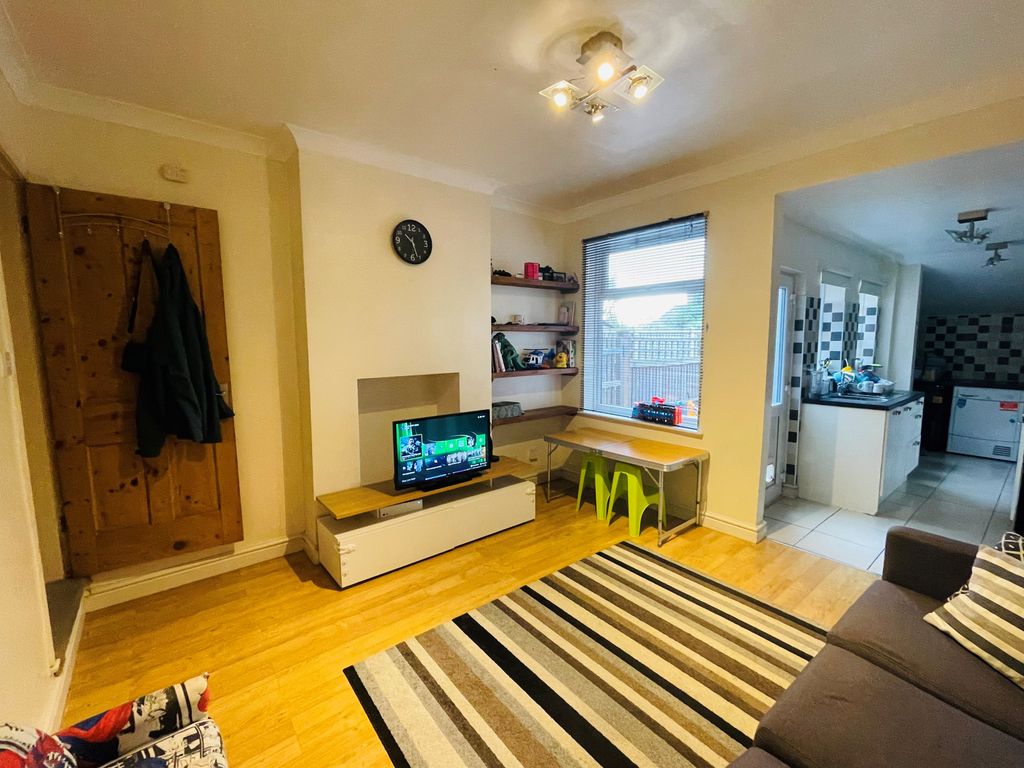 Property photo 3 of 9