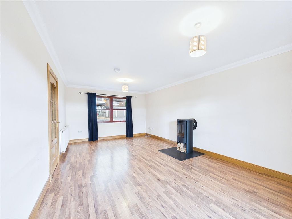 Property photo 3 of 31 Sitting Room