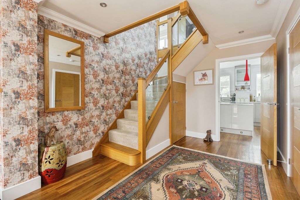 Property photo 3 of 39 Pbox-Img.Jpg