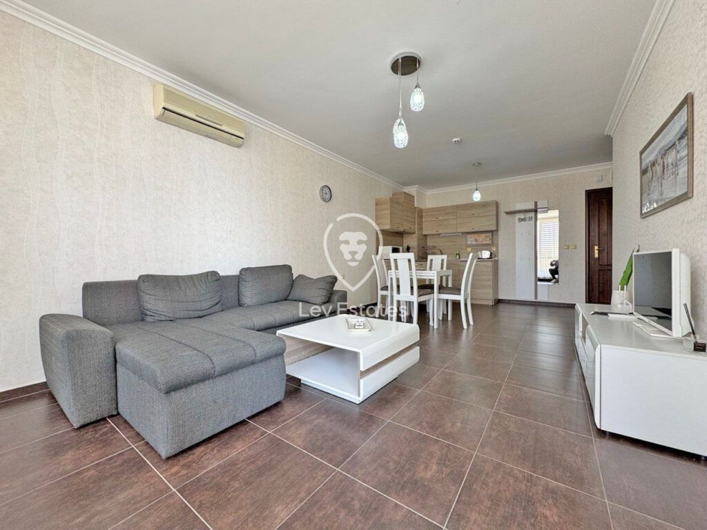 Property photo 2 of 13
