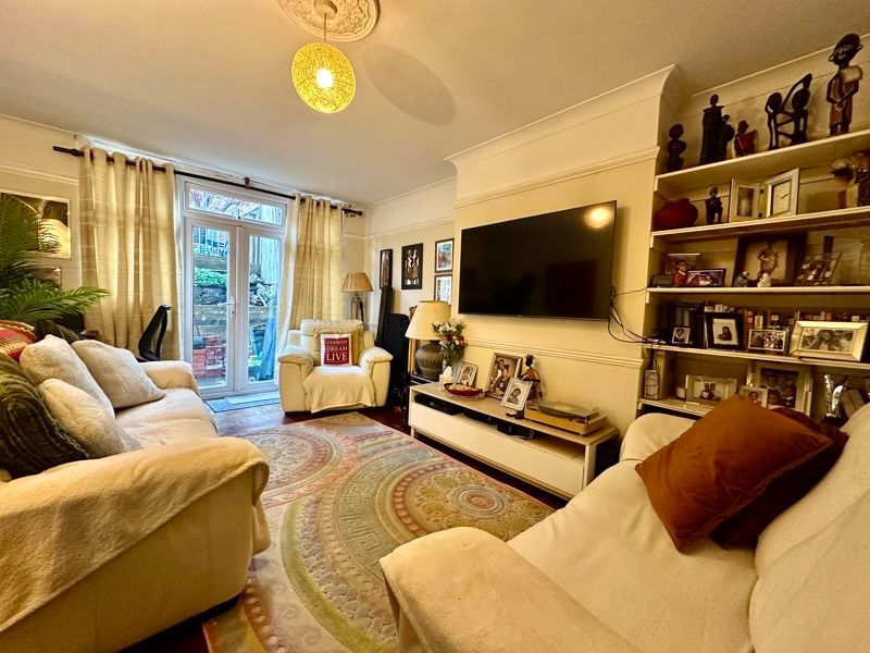 Property photo 3 of 21 Photo 6