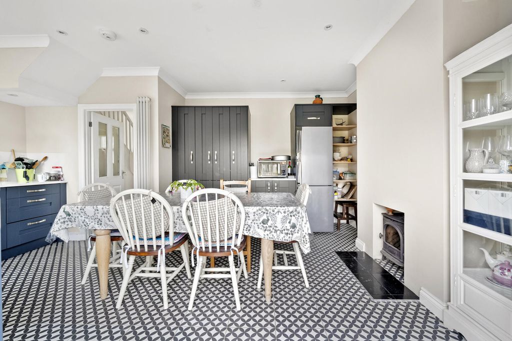 Property photo 2 of 23 Kitchen