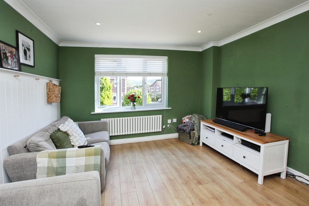 Property photo 3 of 25