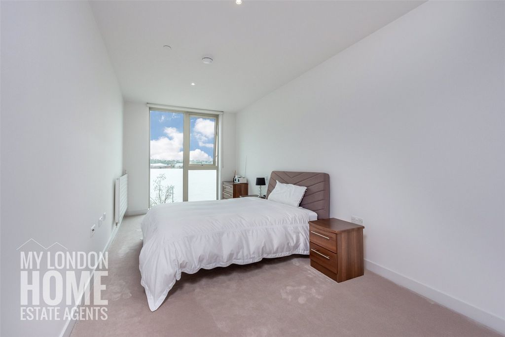 Property photo 3 of 24 Picture No. 02