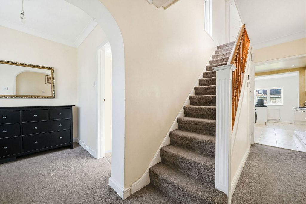 Property photo 2 of 24