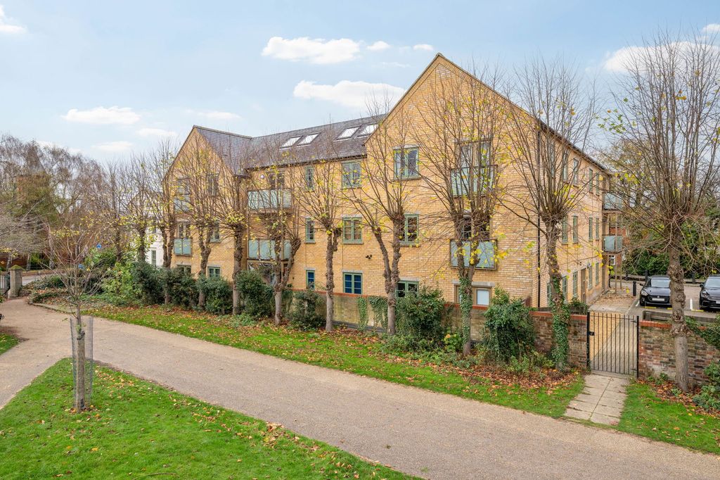 Property photo 1 of 22