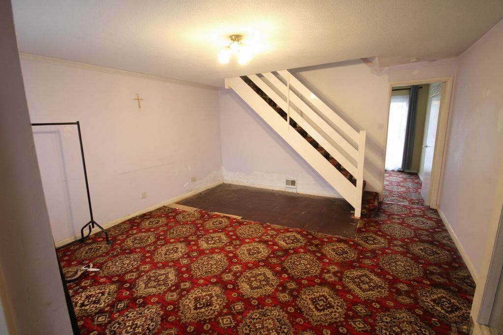 Property photo 2 of 21