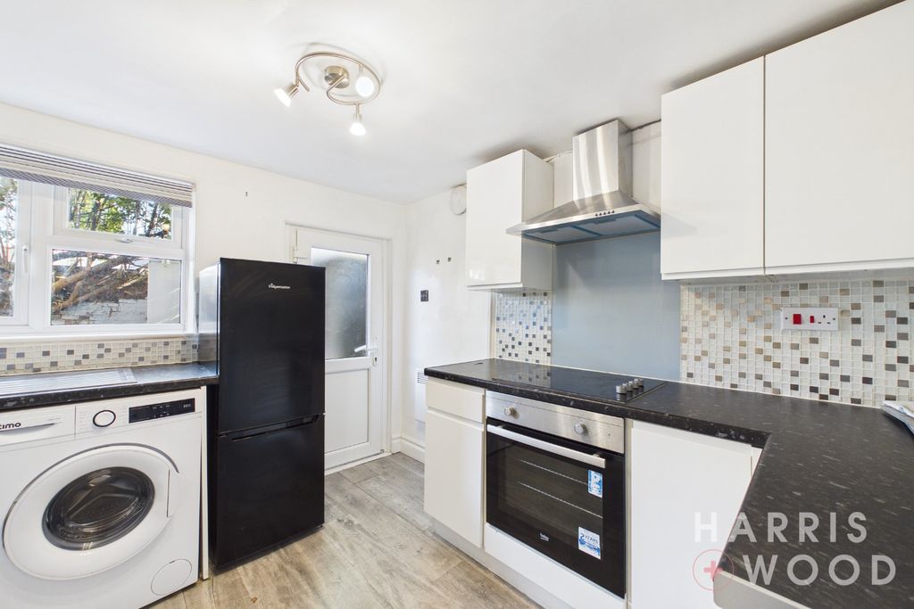 Property photo 2 of 17 4907443