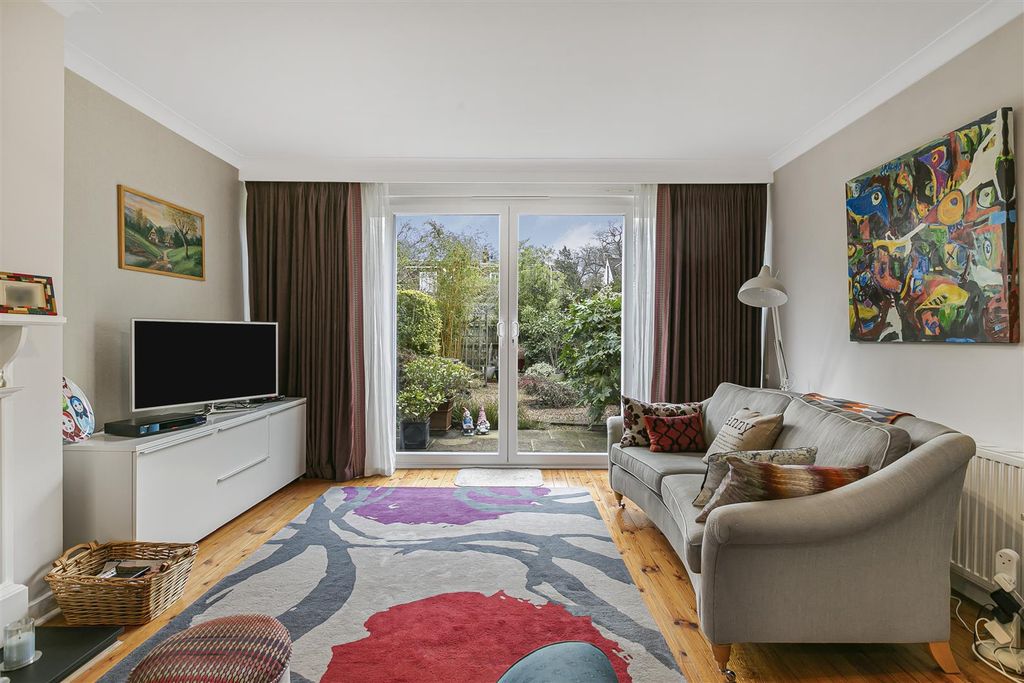 Property photo 3 of 34